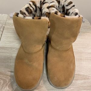 Sketchers go walk boots